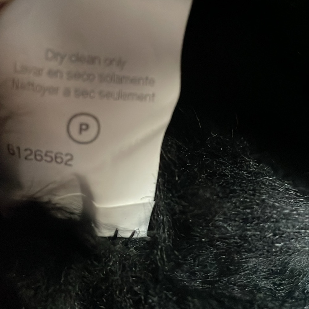 Black Shearling Vest - Picture 4 of 7